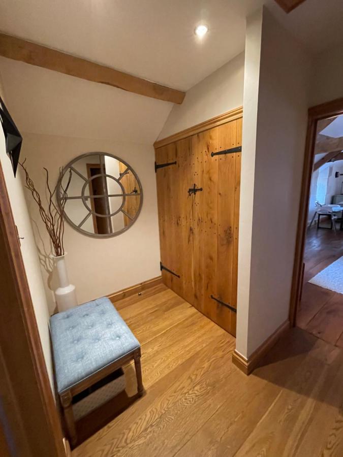 The Cider Barn - Spacious First Floor Apartment Set Within Barn Conversion Cheltenham Exterior foto