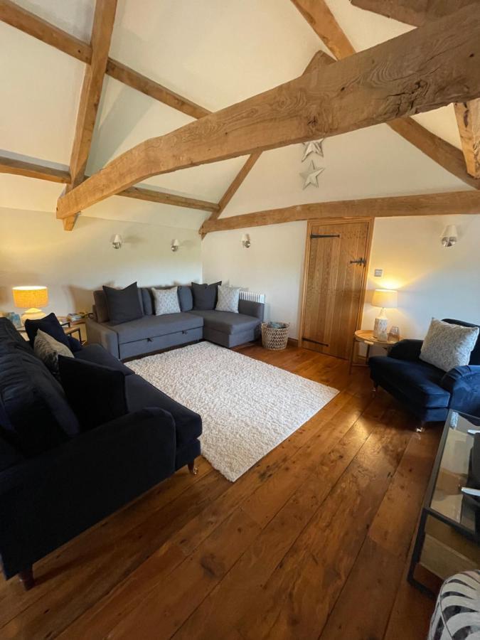 The Cider Barn - Spacious First Floor Apartment Set Within Barn Conversion Cheltenham Exterior foto