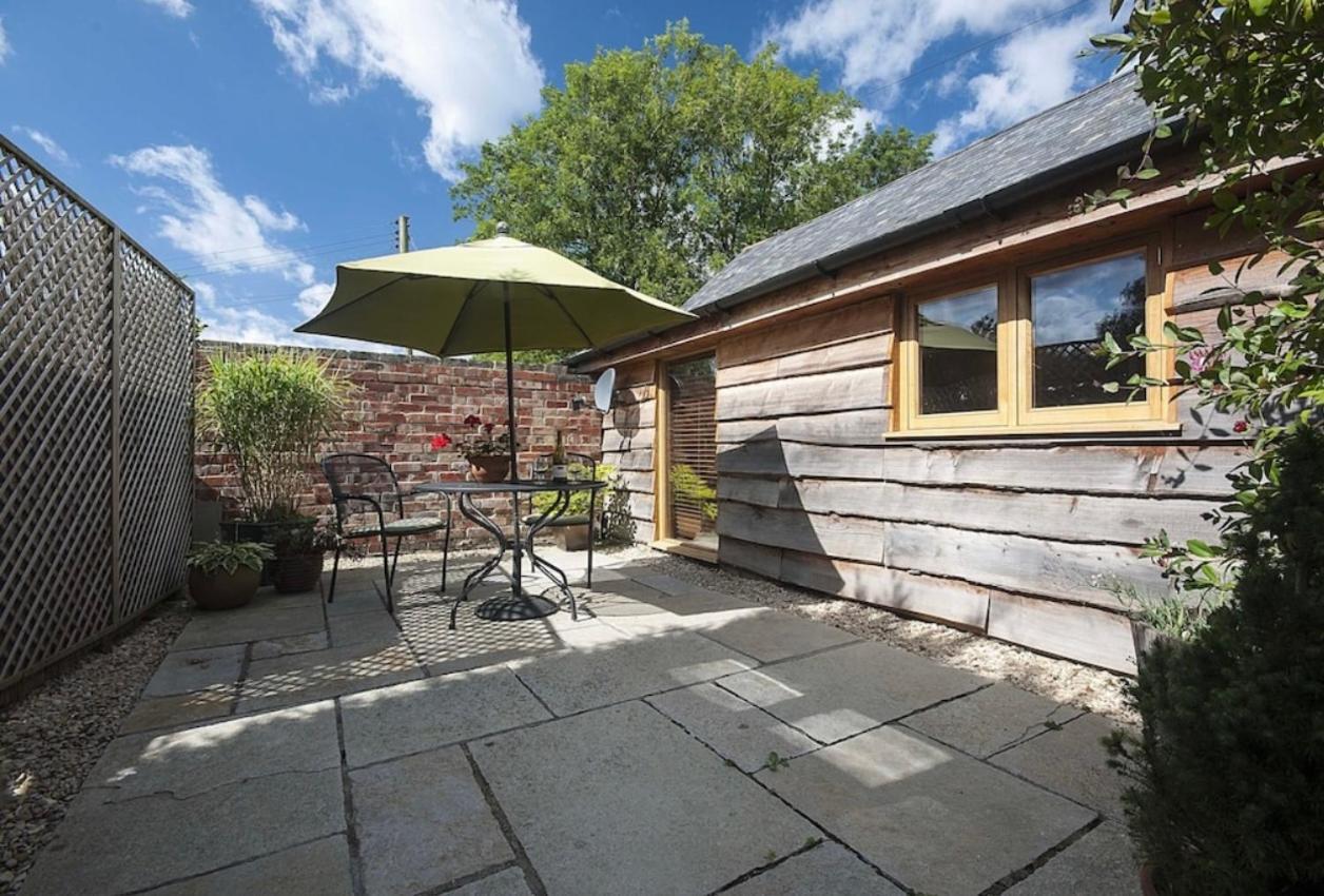 The Cider Barn - Spacious First Floor Apartment Set Within Barn Conversion Cheltenham Exterior foto